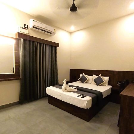 Hotel Elite Rāmeswaram Extérieur photo